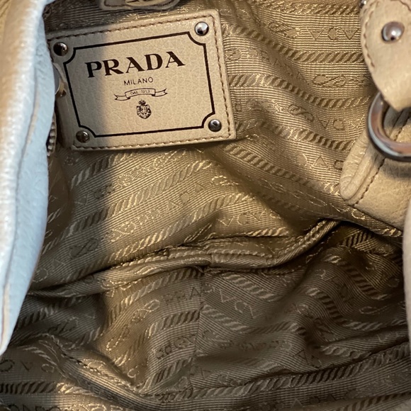 Very Nice authentic two tones leather Prada bag. - Picture 3 of 11